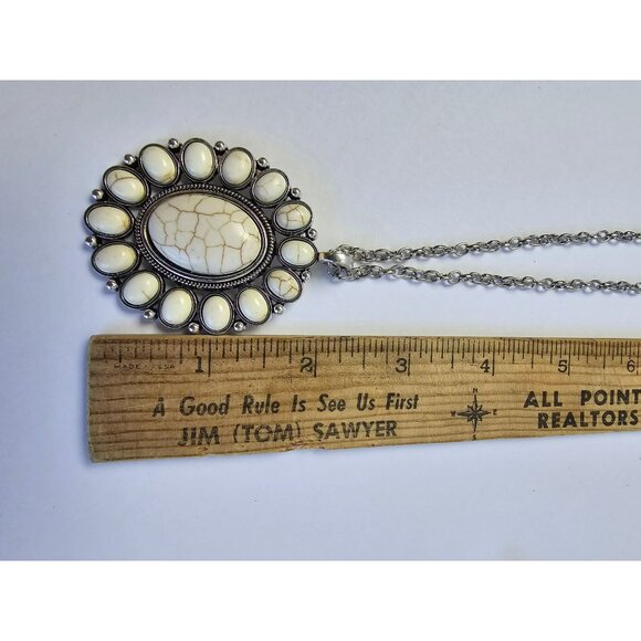 NWT Papparazzi White Oval Shaped Stones Earrings Pendant Necklace Set Sylish Hip - Picture 8 of 16